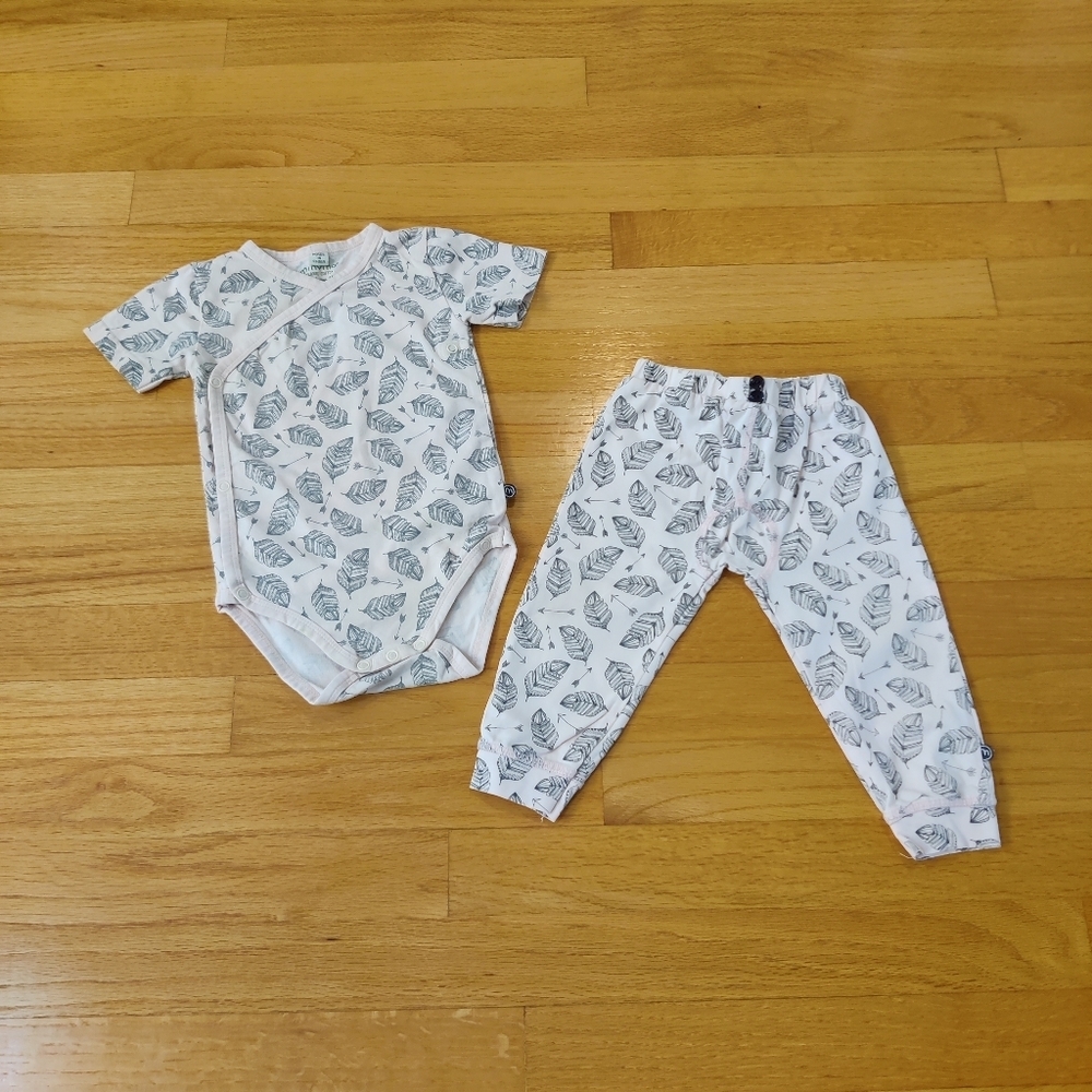 3/$10 Minymo Pink Feather Print Outfit